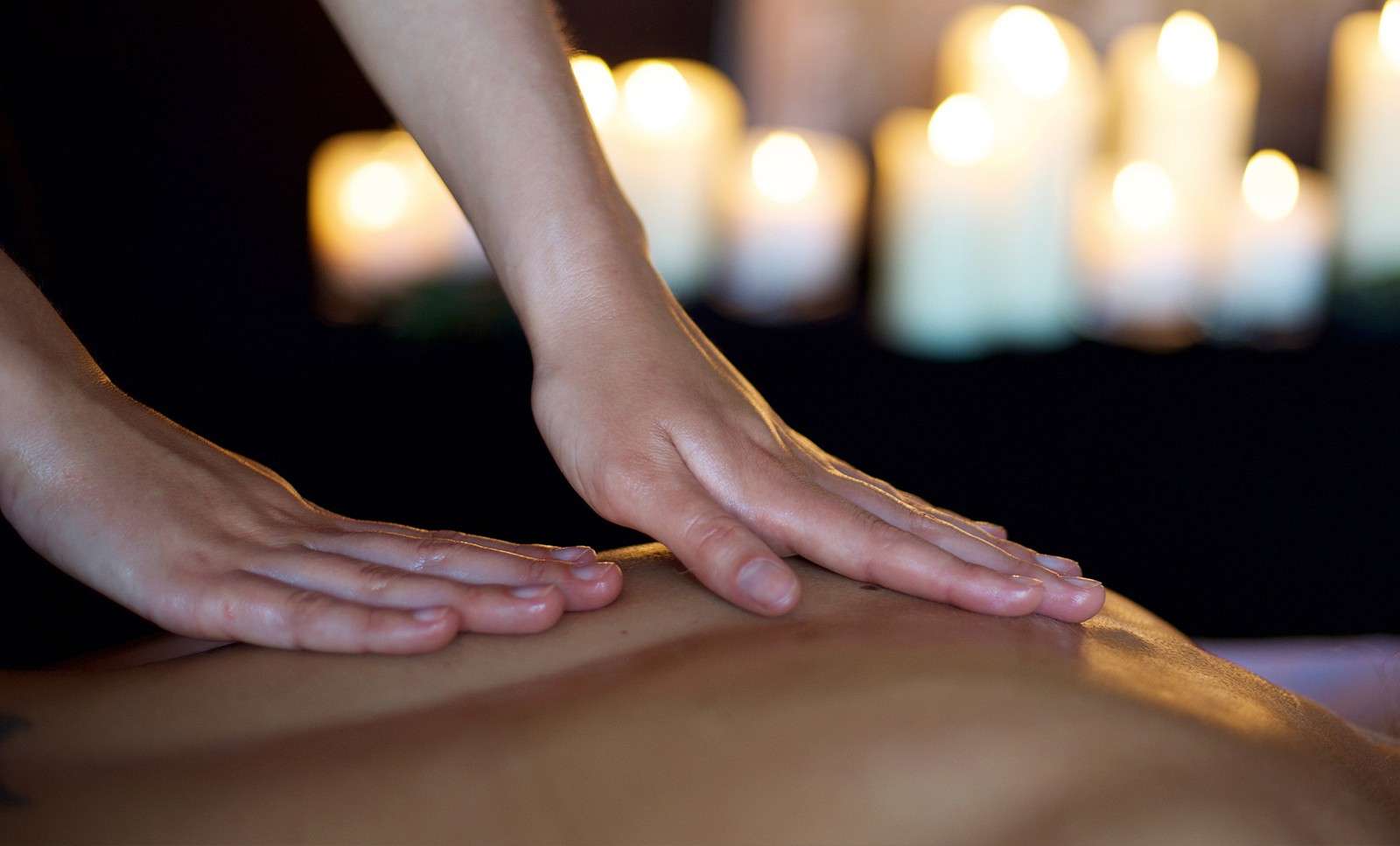 Our expert therapists use TEMPLESPA products to deliver bespoke treatments that are both indulgent and restorative.
