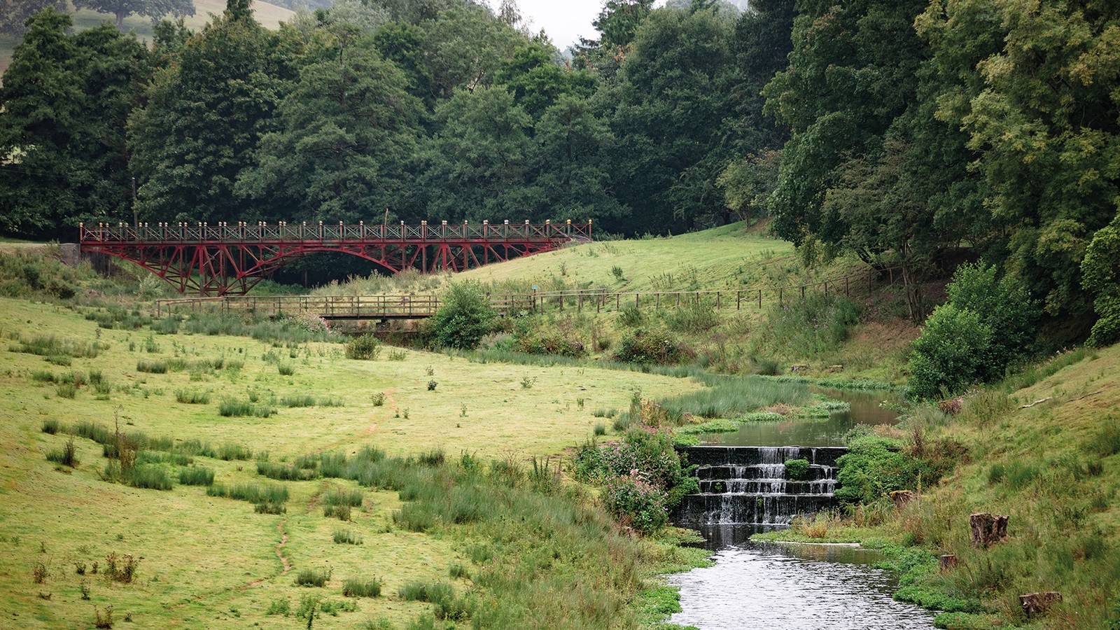 Follow the streams and cross quaint bridges through lush greenery - Cricket St. Thomas offers beautiful walks and is surrounded by wildlife, just metres away from your hotel room.