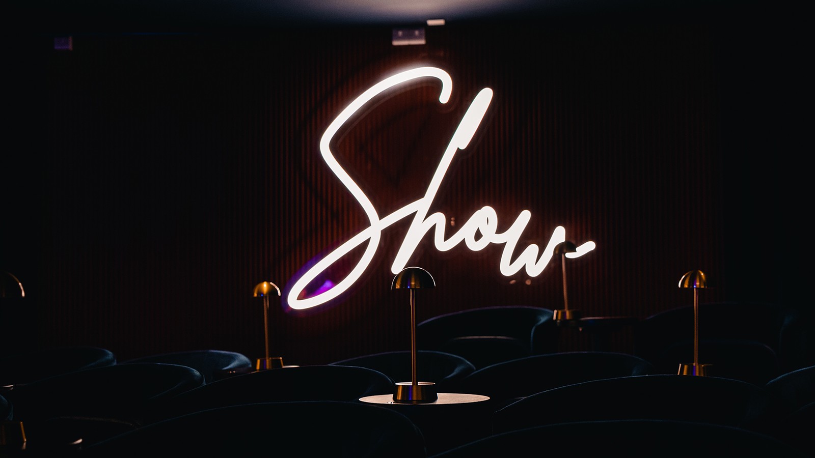 Heythrop Park is the only Warner Hotel with two entertainment venues, the Live Lounge and the Theatre, so you can choose when and where you want to spend your evening.