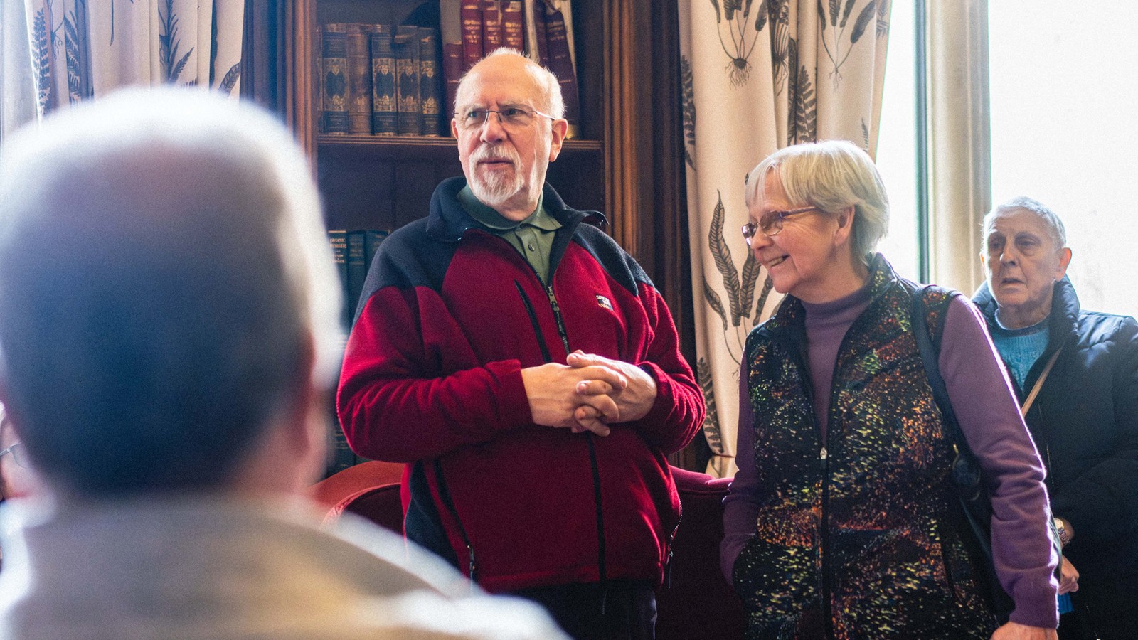 Enjoy the chance to mingle with and chat with that day’s expert speakers.