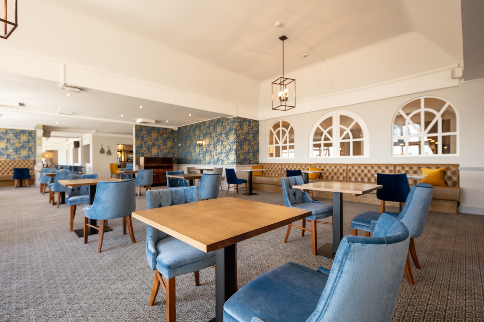 Feel right at home in the Four Tides restaurant. With inviting tables and cheerful ambience, it's the perfect place to sit down for your evening meal.