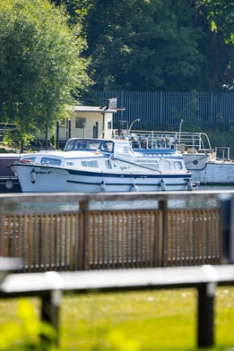 Boats on the river at The Runnymede on Thames