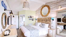 Woodland lodge at Lakeside 