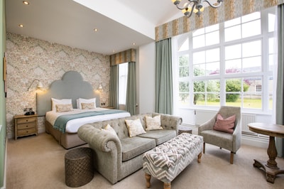 Superior bedroom at Heythrop Park