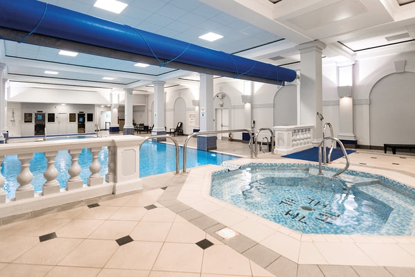 Facny a dip? The indoor pool and bubble pool is yours to enjoy throughout the day, so you can relax in your own time.