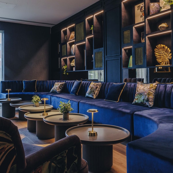 The Live Lounge bar is as glamorous as it is comfortable, with spaces designed to socialise and enjoy the company of friends and fellow guests.