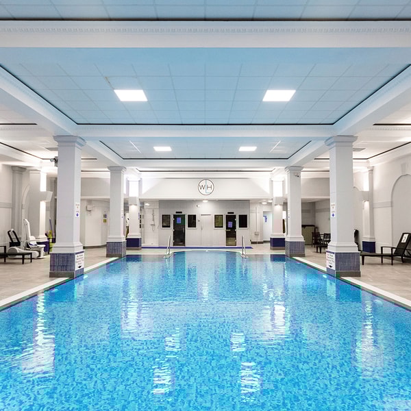 The large indoor pool is available to use morning, noon and early evening - you plan your days.