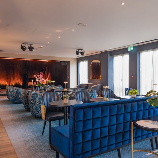 The Live Lounge bar provides the perfect setting to keep drinks and conversation flowing.