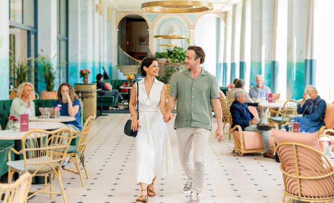 Couple walking through Studley Castle