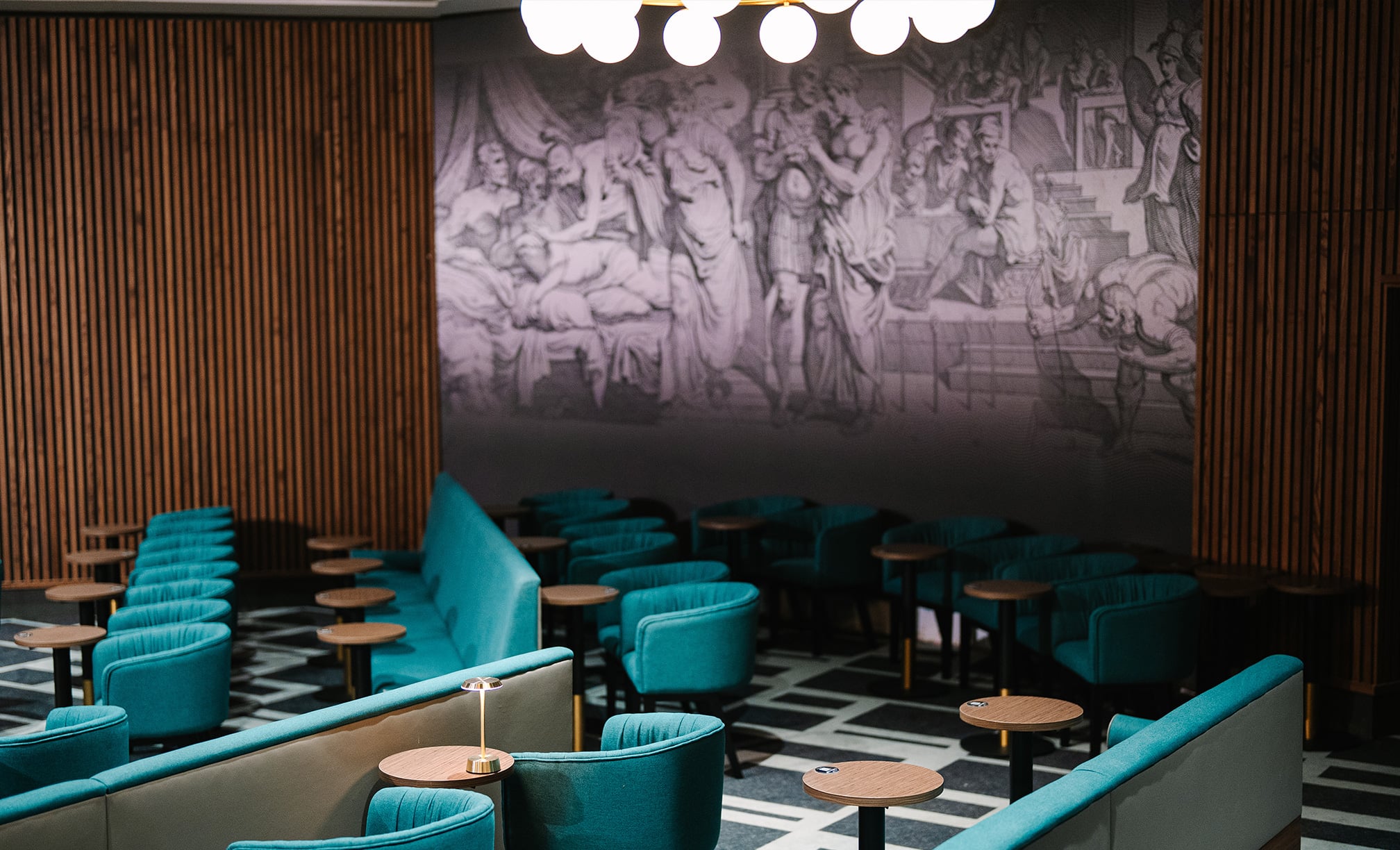 Live Lounge Bar